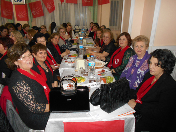 CHP’li Kadınlar’dan 8 Mart Kutlaması