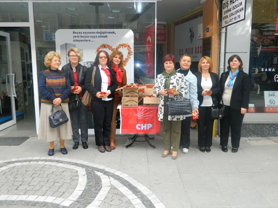CHP Kadın Kolları 8 Kasım’ı kutladı