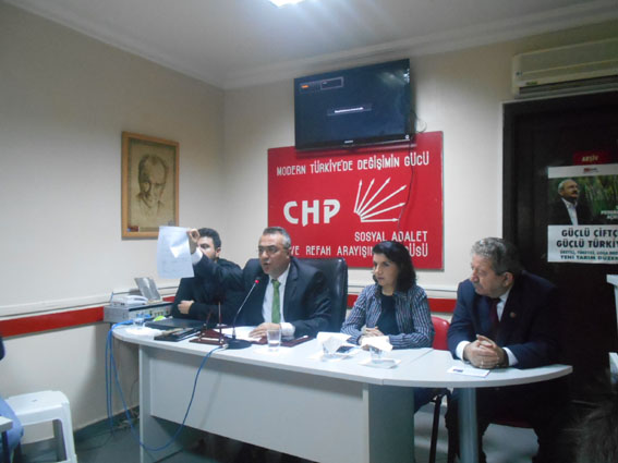 CHP İlçe Başkanı Özgür Kaya;  “CHP çağırınca 20’de 2,  AKP’li vekile 20’de 20 “