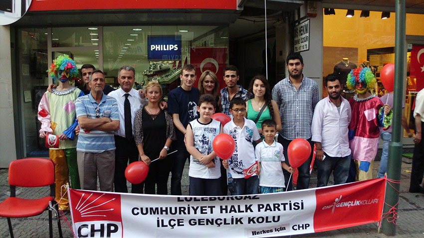 CHP Gençlik Kolları balon dağıttı