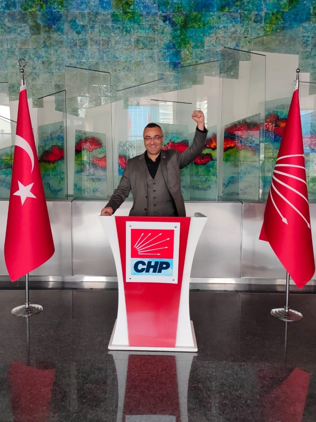 Özgür Kaya, CHP’ye geri döndü