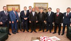 Topçu Baba Derneği’nden CHP Genel Başkanı Özgür Özel’e ziyaret