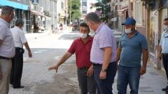 Başkan Gerenli, Acı Çeşme Sokak’ta ki çalışmaları inceledi
