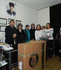 CHP’li kadınlardan tekerlekli sandalye bağışı