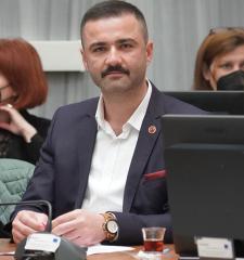 AK Partili  Lüleburgaz Belediye Meclis Üyesi Ömer Aydın;  ”Mesai saatleri içinde parti faaliyetine gidilmemeli”