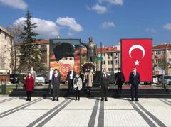 CHP Atatürk Anıtı’na çelenk sundu