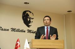Mehmet Mert “ Gazetecilik birilerinin yayınlanmasını istemediği haberleri yazmaktır”