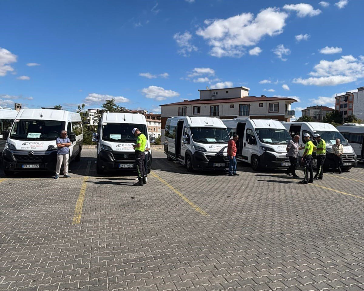 Kırklareli'nde okul servisi sürücüleri bilgilendirildi