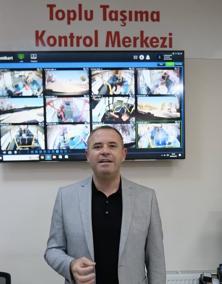 Kırklareli Belediye Başkanı Bulut, Toplu Taşıma Kontrol Merkezi'nde incelemede bulundu