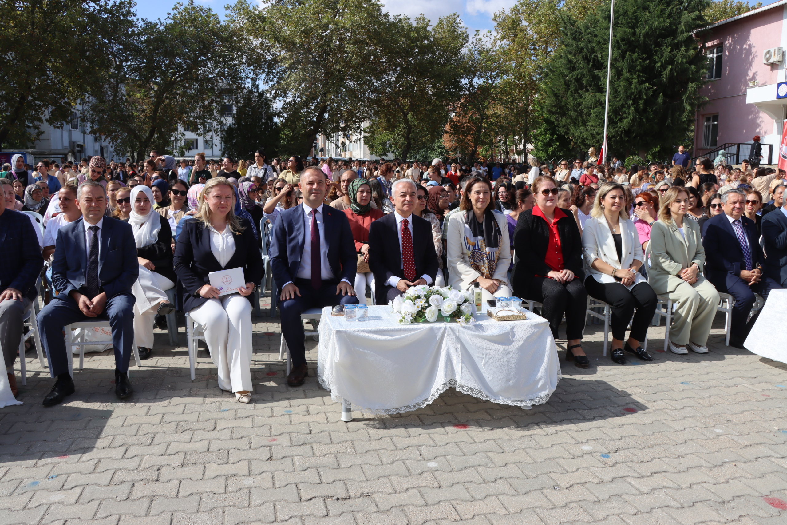Yeni eğitim öğretim yılı başladı