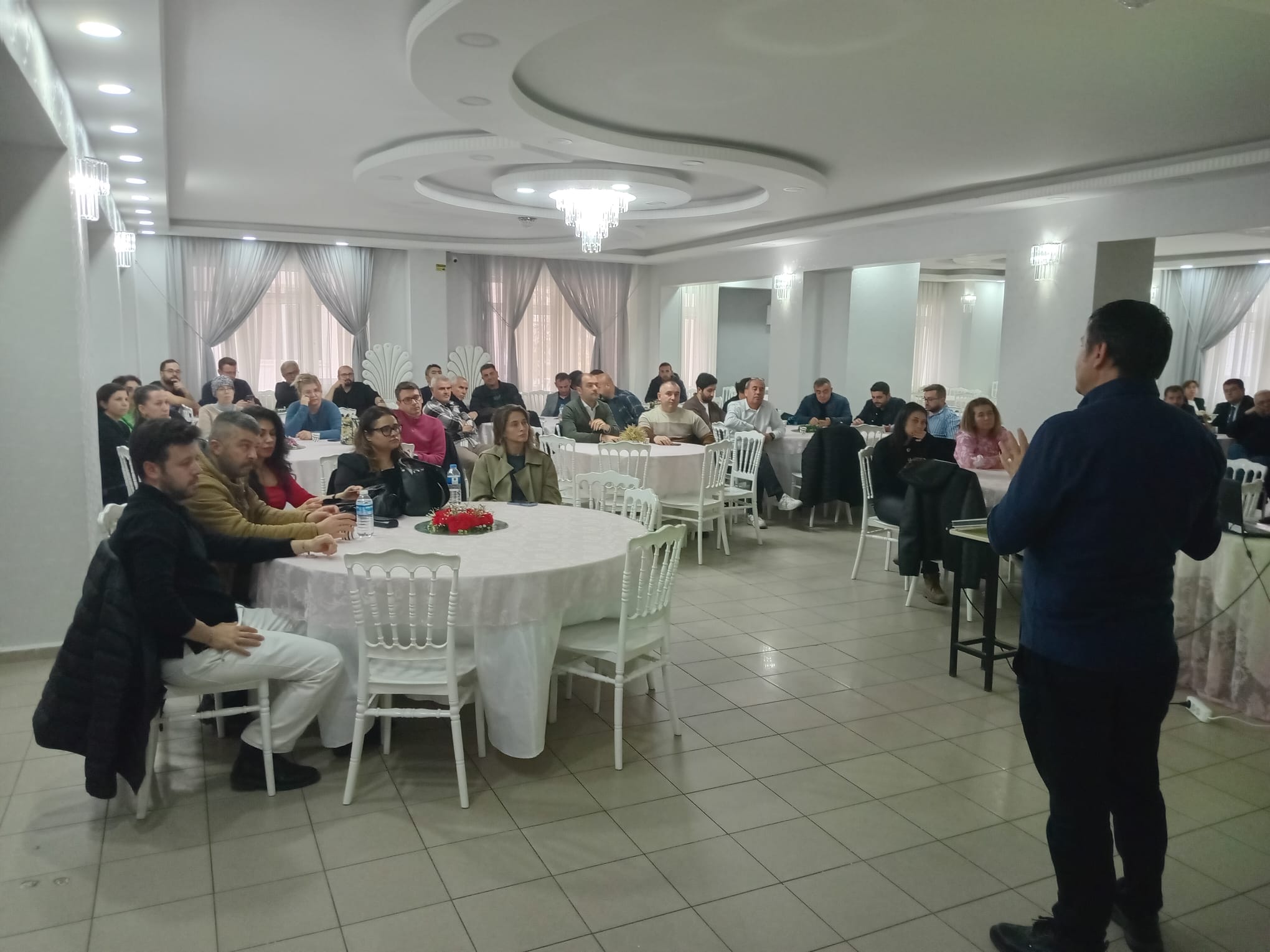 c8bebdd5-bac6-4501-9636-df7c18fb540f