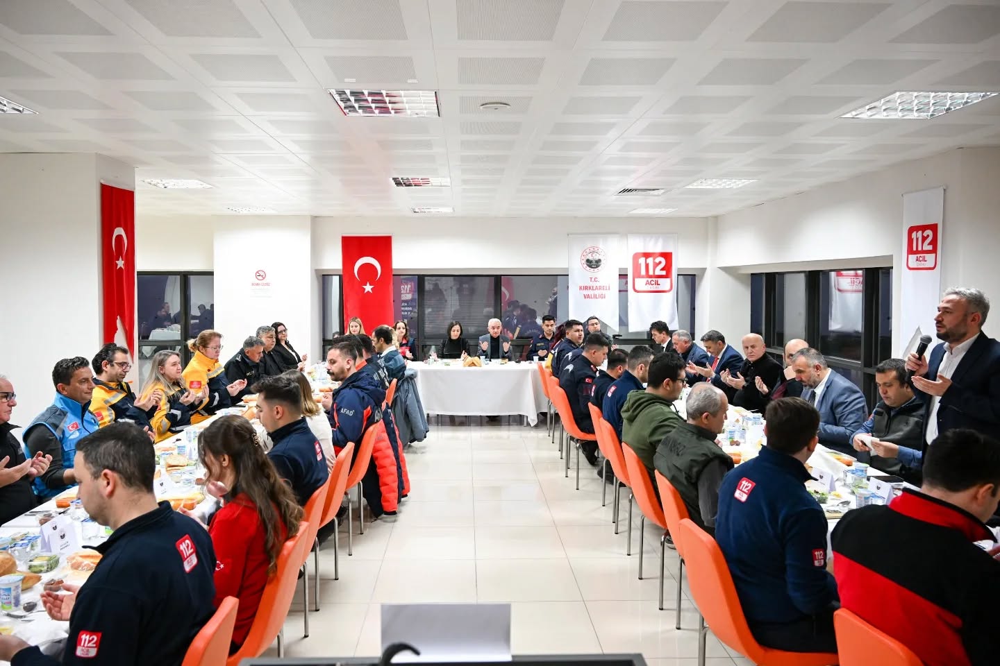 Kırklareli Valisi Turan, 112 Acil Çağrı Merkezi personeliyle iftar yaptı