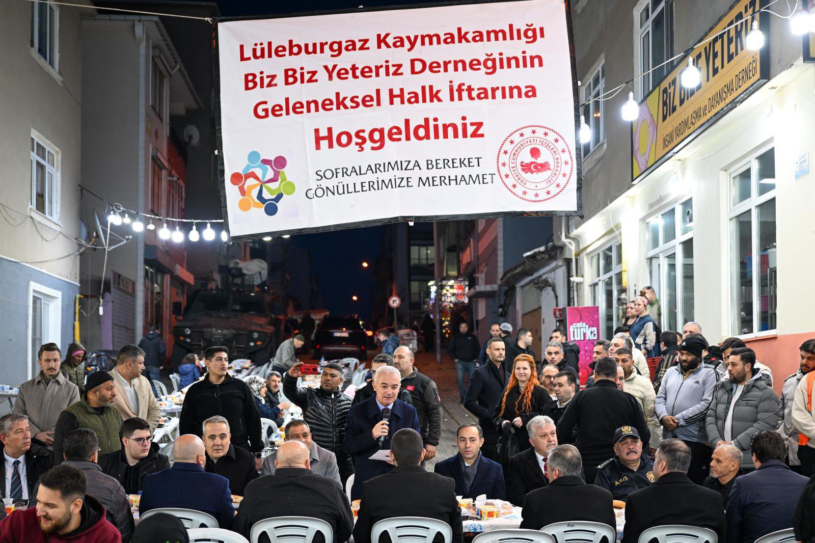 Kırklareli Valisi Turan, Roman vatandaşlarla iftar programında bir araya geldi