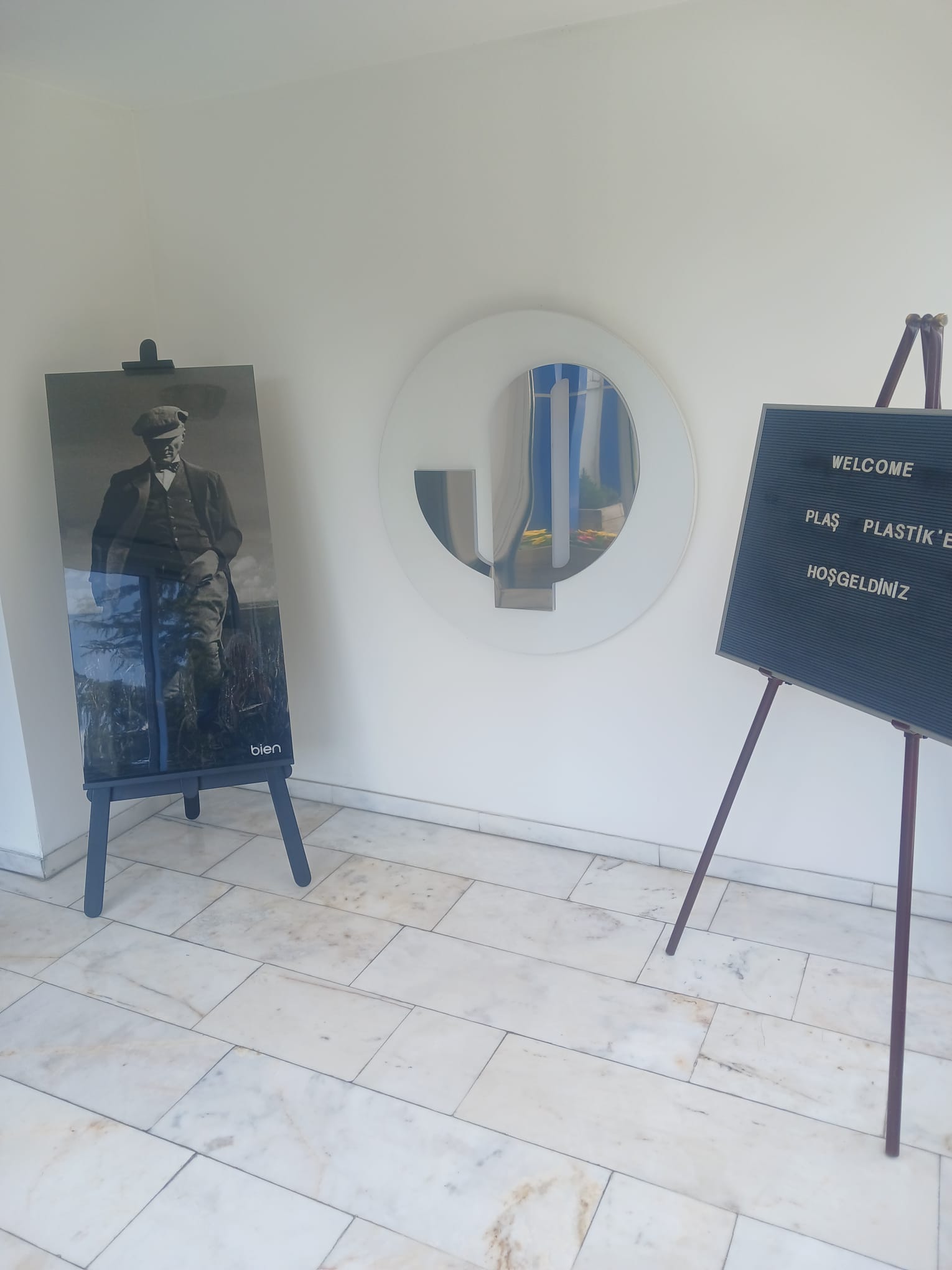 e4c159ff-ba85-45e0-b6b2-eb7222bc971a