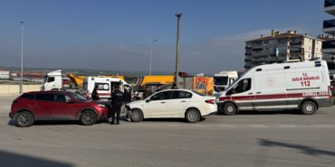 Edirne'de 3 aracın karıştığı kazada bir kişi yaralandı