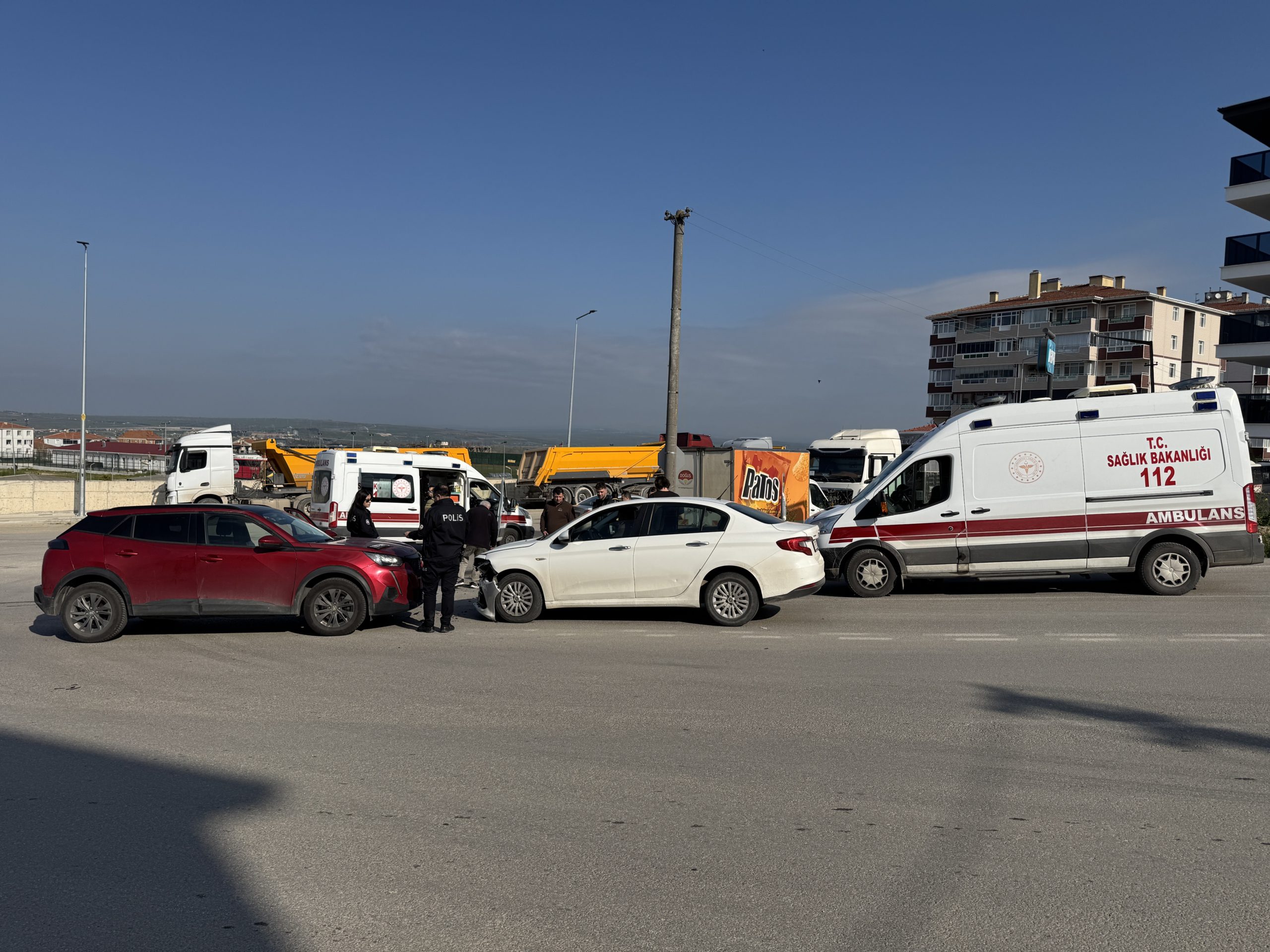 Edirne'de 3 aracın karıştığı kazada bir kişi yaralandı