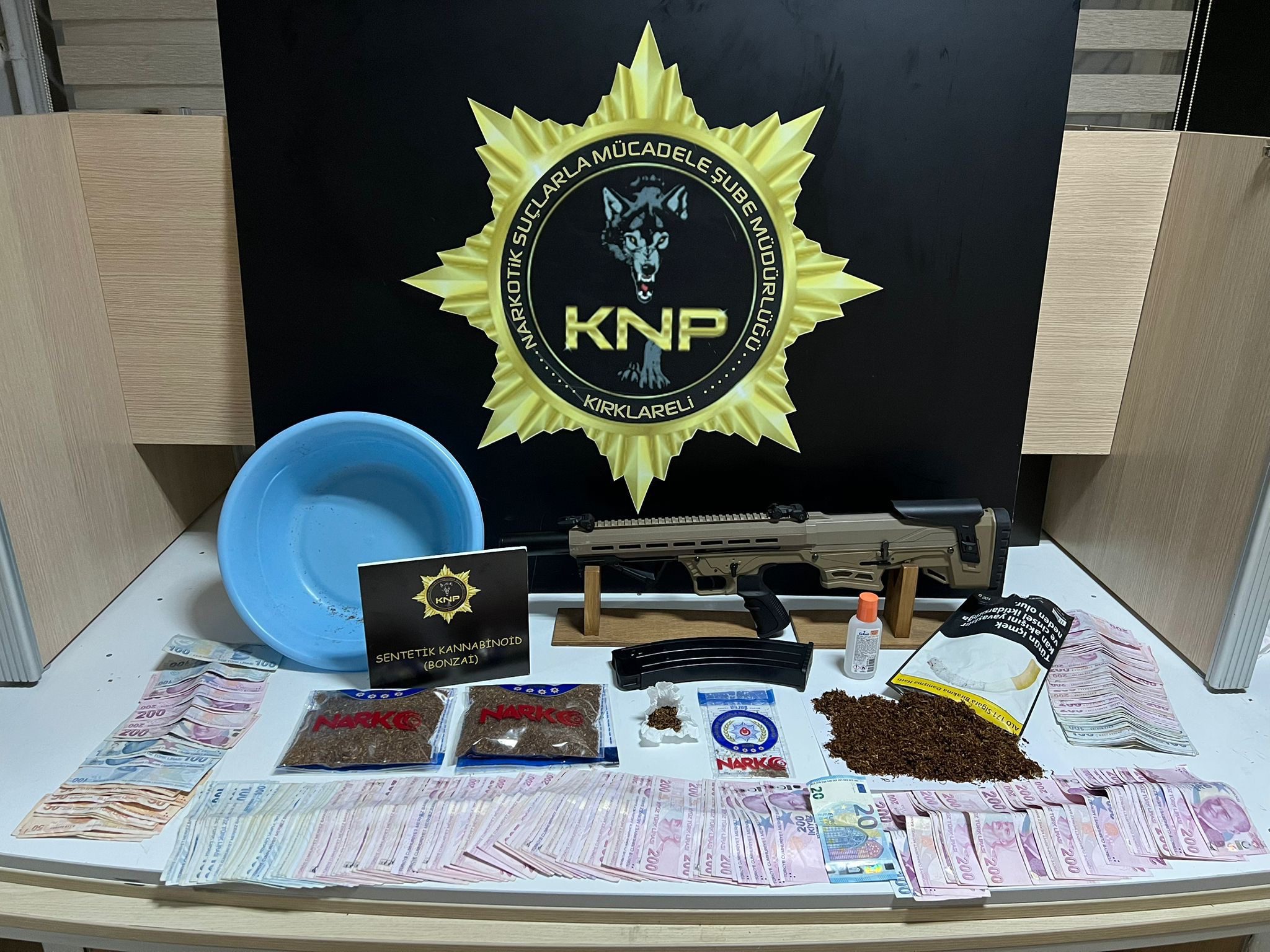 Kırklareli'nde uyuşturucu operasyonunda yakalanan 10 şüpheliden 4'ü tutuklandı