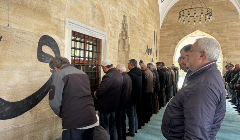 Kahramanmaraş'taki saldırıda hayatını kaybedenler için Trakya'da gıyabi cenaze namazı kılındı