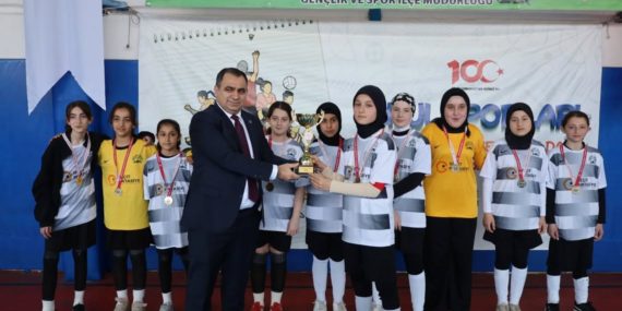 Vize'de Kız Futsal Turnuvası sona erdi