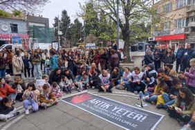 d11947b6-0100-4d49-bd78-dc5ba88b5d89