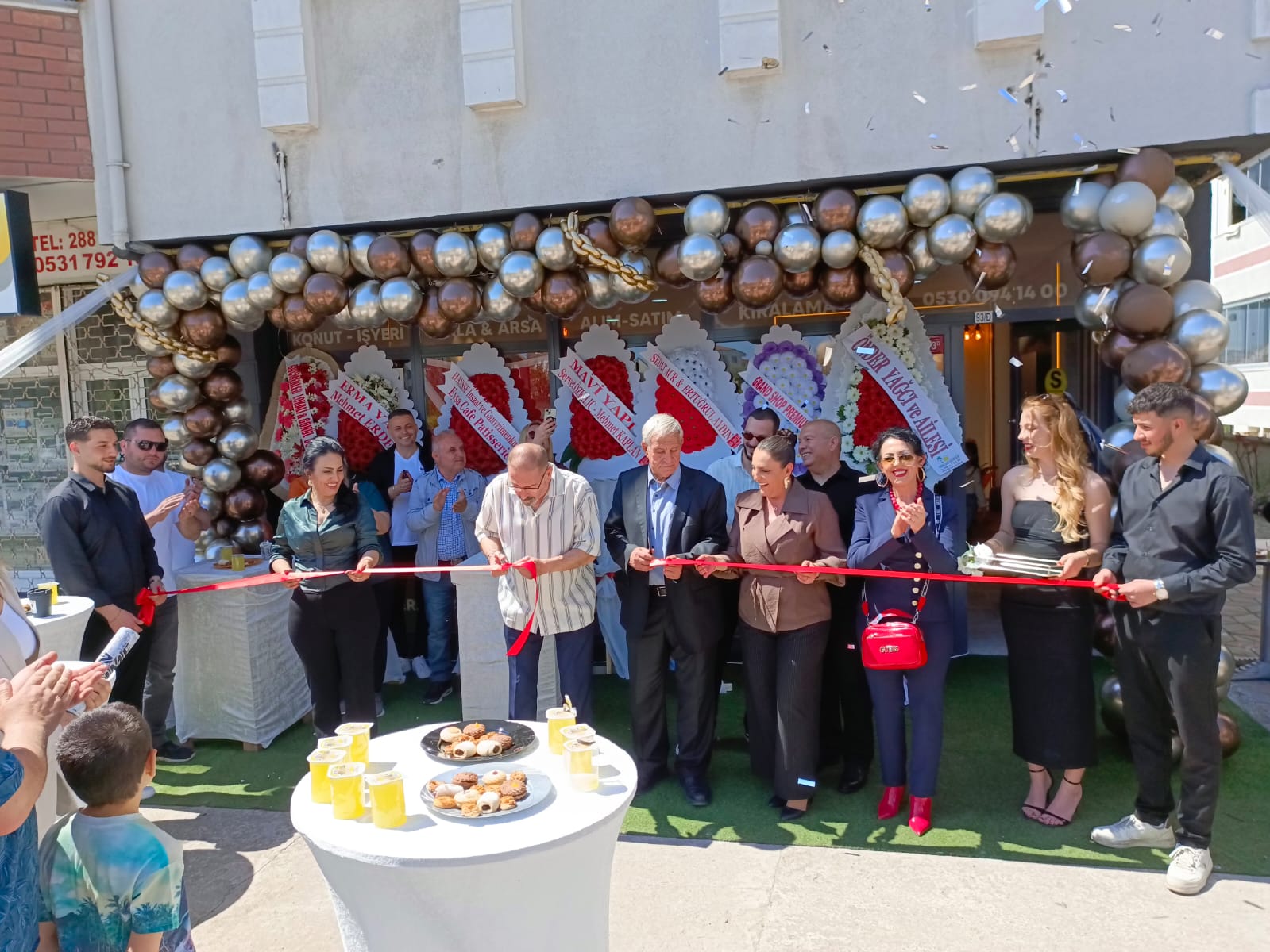 db091b49-9b80-4e64-a0d2-44149ab107f5