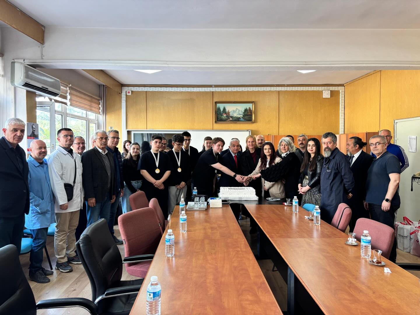 Kırklareli Valisi Turan, Mimar Sinan Mesleki ve Teknik Anadolu Lisesini ziyaret etti