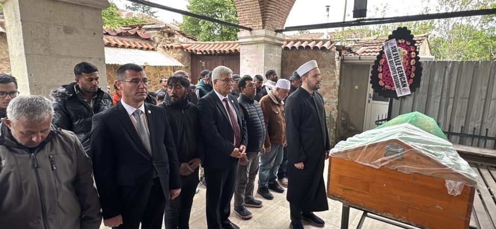 Edirne'de arkadaşının tüfekle vurarak öldürdüğü kız çocuğunun cenazesi toprağa verildi