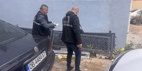Edirne'de iki grup arasında yol verme meselesinden çıkan kavgada 3 kişi yaralandı