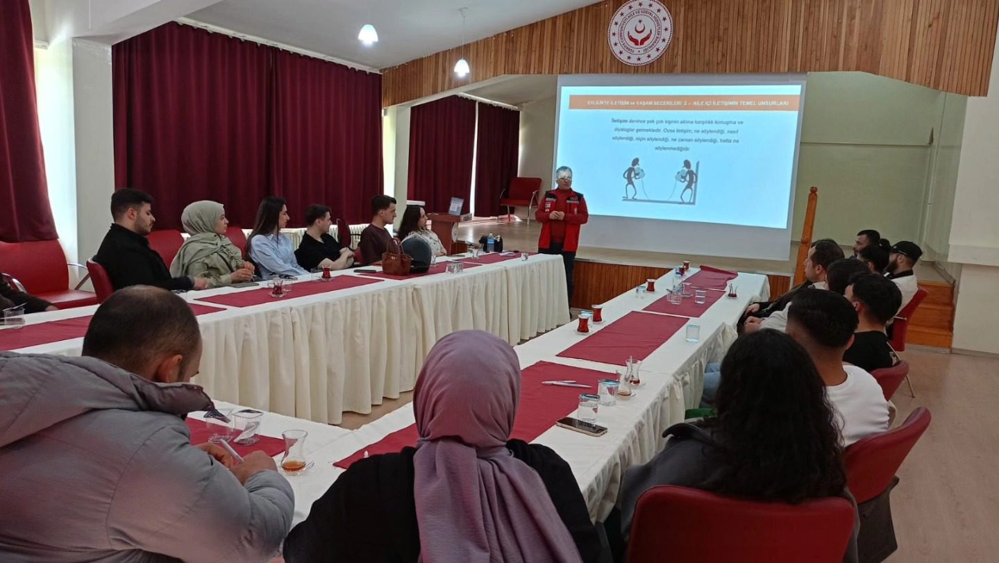 Kırklareli'nde evlilik öncesi eğitim programı düzenlendi