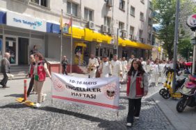 Kırklareli'nde engelliler farkındalık için yürüdü