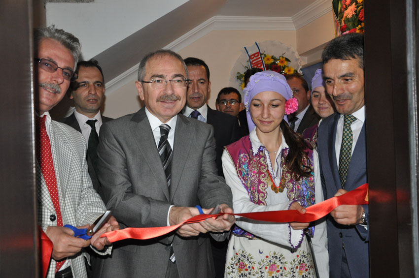 Kırklareli’de Gençlik Merkezi açıldı