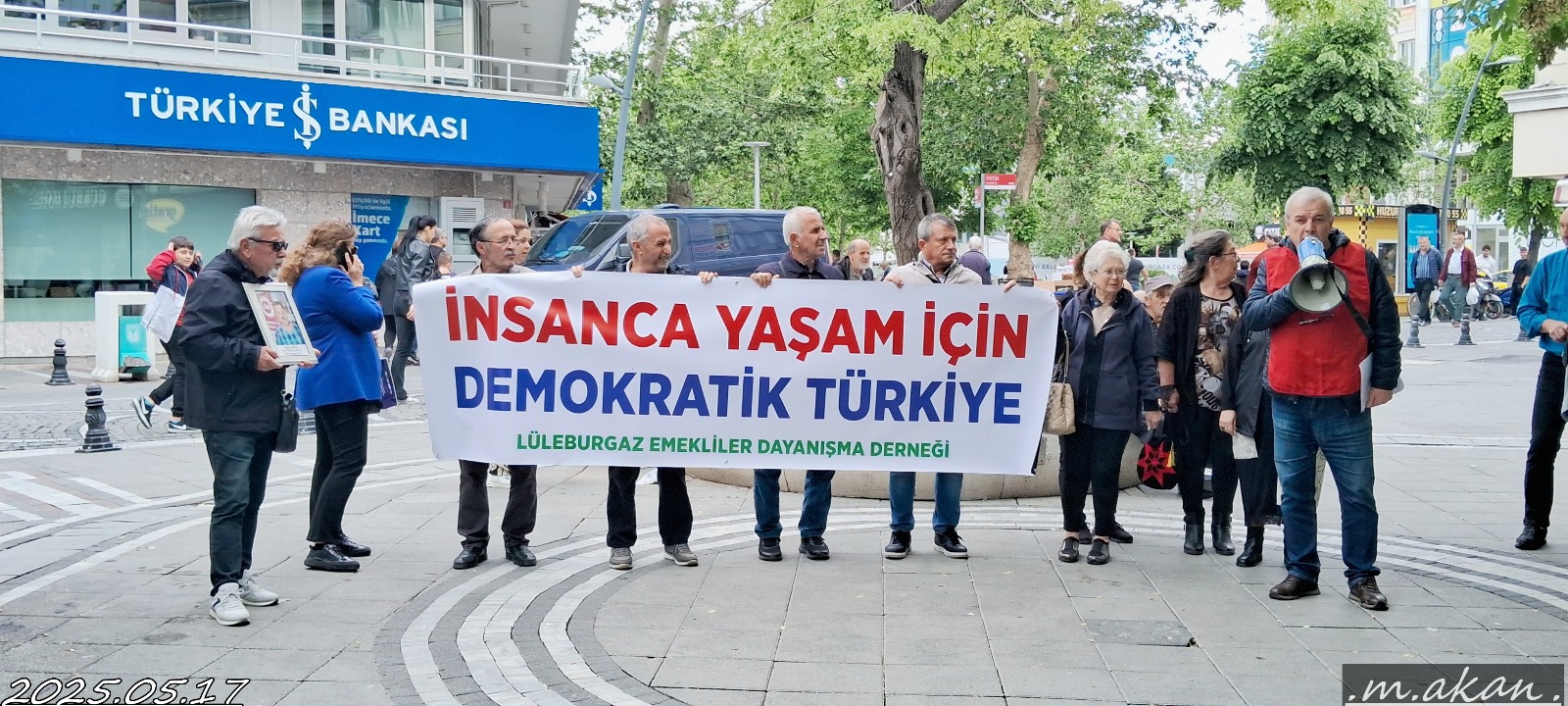 “LAİK CUMHURİYET VE DEMOKRASİDEN VAZGEÇMEYECEĞİZ!!!”