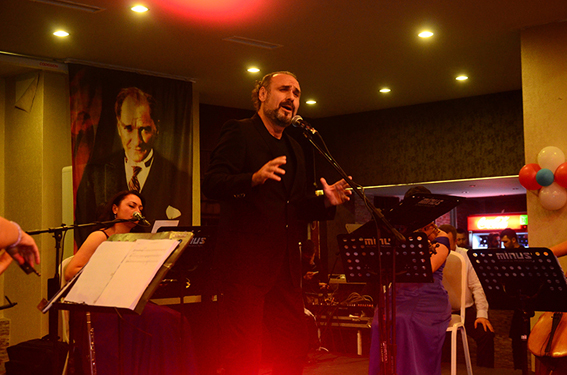 Müzik dersinden kaldı operada dünya yıldızı oldu