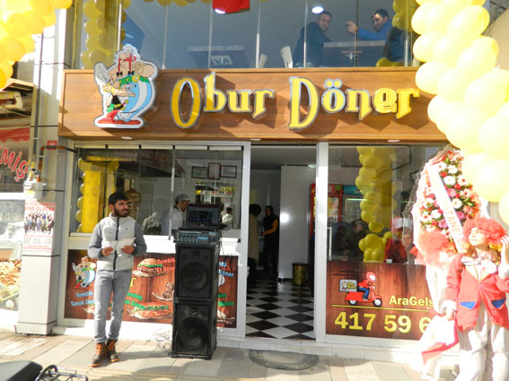 Obur Döner Çeşme Meydanında açıldı