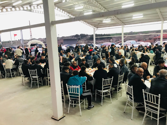 Ayvalı Köyü'nde gençlerin düzenlediği iftar programına büyük ilgi