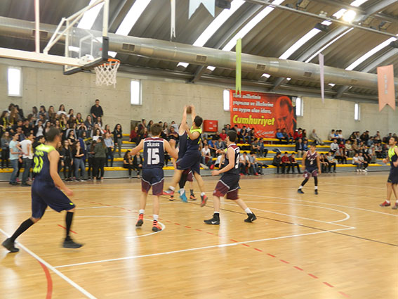 Basketbolda şampiyonluk “Lise’den” sorulur
