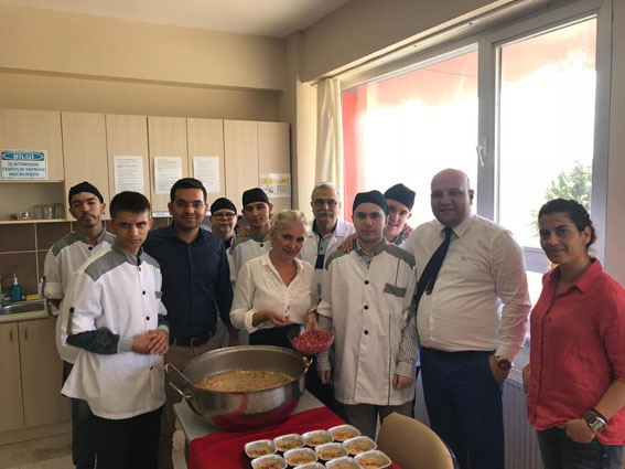 Özel öğrencilerden aşure etkinliği